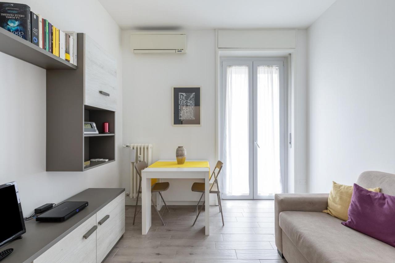 Piazza De Angeli M1 Comfortable Flat With Balcony Milano Exteriör bild