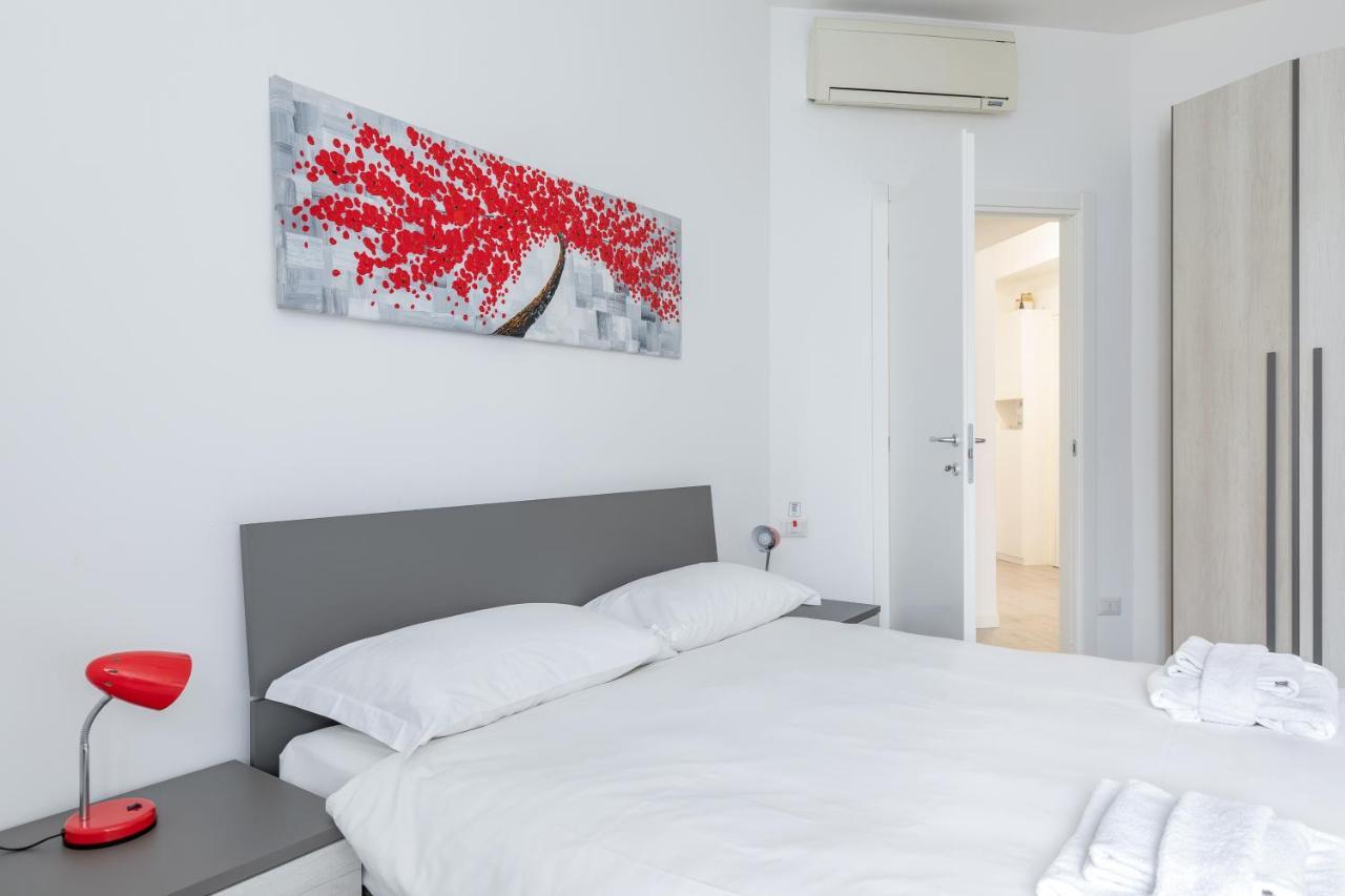 Piazza De Angeli M1 Comfortable Flat With Balcony Milano Exteriör bild