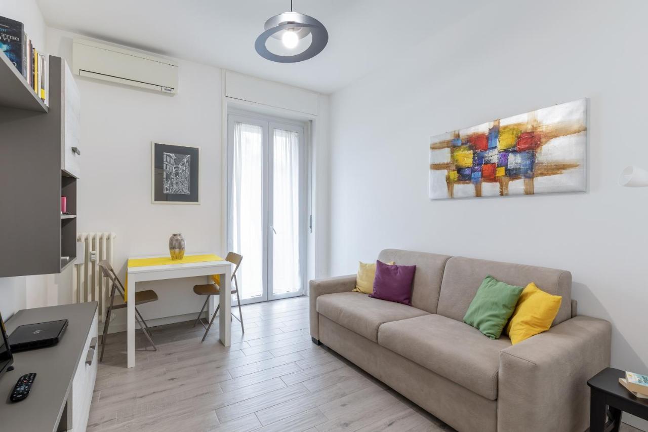 Piazza De Angeli M1 Comfortable Flat With Balcony Milano Exteriör bild
